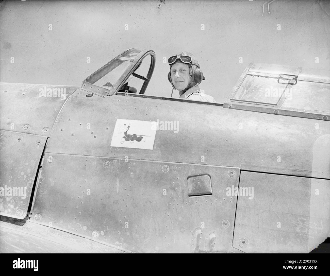 Il 17 agosto 1940, il Flying Officer J H Lapsley del No. 80 Squadron RAF volò un Hawker Hurricane Mark i da Amriya, abbattendo tre bombardieri italiani SM.79 attaccando le navi inglesi vicino a Bardia e Capuzzo. Foto Stock