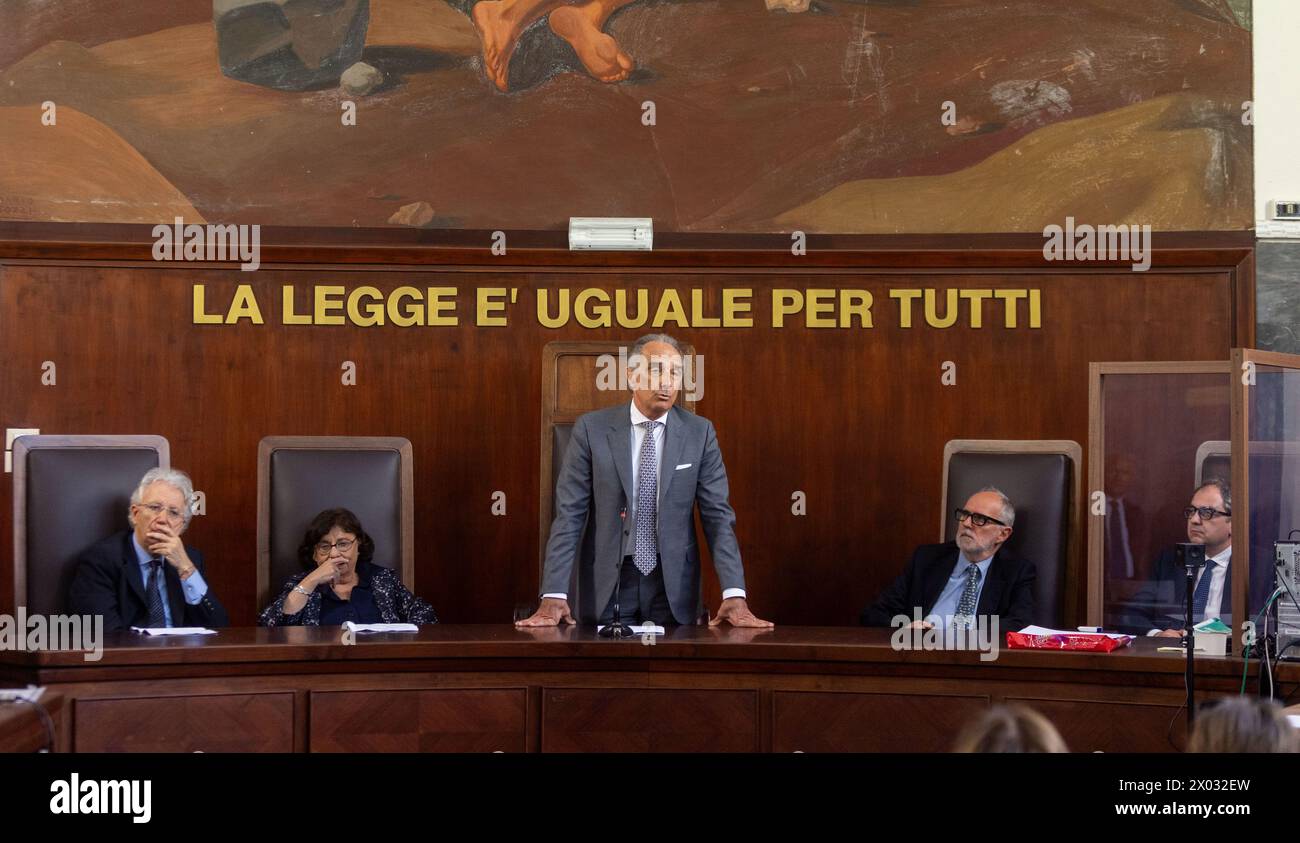 Da sinistra Alberta Brambilla Pisoni, Giuseppe Ondei ed Ilio Mannucci Pacini alla commemorazione per l'uccisione a colpi di pistola in tribunale dell'avvocato Lorenzo Claris Appiani, del giudice Fernando Ciampi e di Giorgio erba del 9 aprile 2015 presso la seconda sezione penale - settimana - Cronaca - Milano, Italia - Martedì, 9 aprile 2024 (foto Stefano porta/LaPresse) da sinistra Alberta Brambilla Pisoni, Giuseppe Ondei e Ilio Mannucci Pacini alla commemorazione per la morte di una sparatoria in tribunale dell'avvocato Lorenzo Claris Appiani, del giudice Fernando Ciampi e di Giorgio erba il 9 aprile 2015 presso il Foto Stock