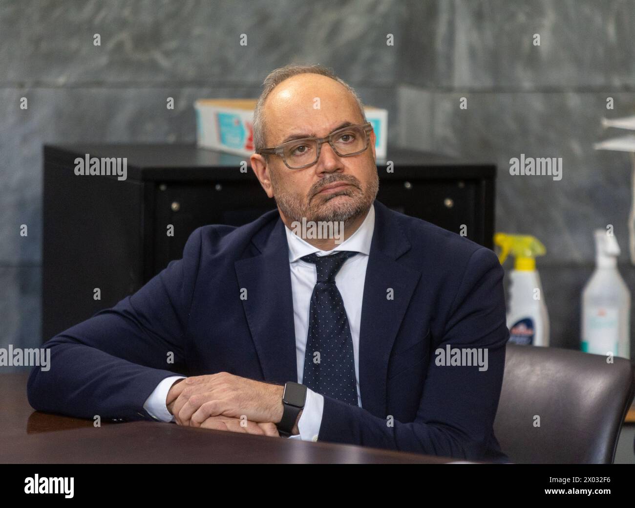 Mario Ciampi alla memoria per l'uccisione a colpi di pistola in tribunale dell'avvocato Lorenzo Claris Appiani, del giudice Fernando Ciampi e di Giorgio erba del 9 aprile 2015 presso la seconda sezione penale - settimana - Cronaca - Milano, Italia - Martedì, 9 aprile 2024 (foto Stefano porta/LaPresse) Mario Ciampi alla commemorazione per la morte di una pistola in tribunale dell'avvocato Lorenzo Claris Appiani, del giudice Fernando Ciampi e di Giorgio erba il 9 aprile 2015 presso la seconda sezione penale - News - Milano, Italia - martedì 9 aprile 2024 (foto Stefano porta/LaPresse) Foto Stock