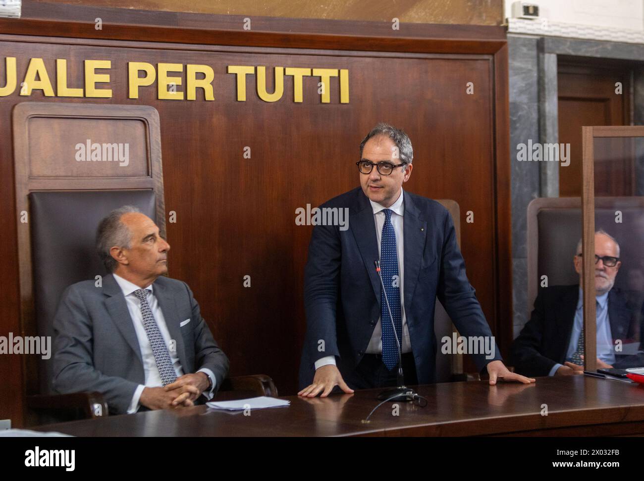 Da sinistra Giuseppe ondei Antonino la Lumia alla memoria per l'uccisione a colpi di pistola in tribunale dell'avvocato Lorenzo Claris Appiani, del giudice Fernando Ciampi e di Giorgio erba del 9 aprile 2015 presso la seconda sezione penale - settimana - Cronaca - Milano, Italia - Martedì, 9 aprile 2024 (foto Stefano porta/LaPresse) da sinistra Giuseppe Ondei Antonino la Lumiaat commemorazione per la morte in tribunale dell'avvocato Lorenzo Claris Appiani, del giudice Fernando Ciampi e di Giorgio erba il 9 aprile 2015 presso la seconda sezione penale - News - Milano, Italia - martedì 9 aprile Foto Stock