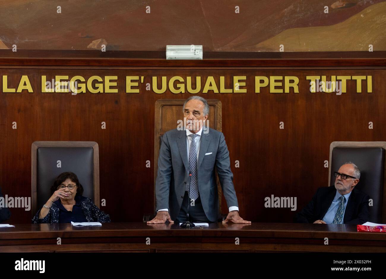 Da sinistra Alberta Brambilla Pisoni, Giuseppe Ondei ed Ilio Mannucci Pacini alla commemorazione per l'uccisione a colpi di pistola in tribunale dell'avvocato Lorenzo Claris Appiani, del giudice Fernando Ciampi e di Giorgio erba del 9 aprile 2015 presso la seconda sezione penale - settimana - Cronaca - Milano, Italia - Martedì, 9 aprile 2024 (foto Stefano porta/LaPresse) da sinistra Alberta Brambilla Pisoni, Giuseppe Ondei e Ilio Mannucci Pacini alla commemorazione per la morte di una sparatoria in tribunale dell'avvocato Lorenzo Claris Appiani, del giudice Fernando Ciampi e di Giorgio erba il 9 aprile 2015 presso il Foto Stock