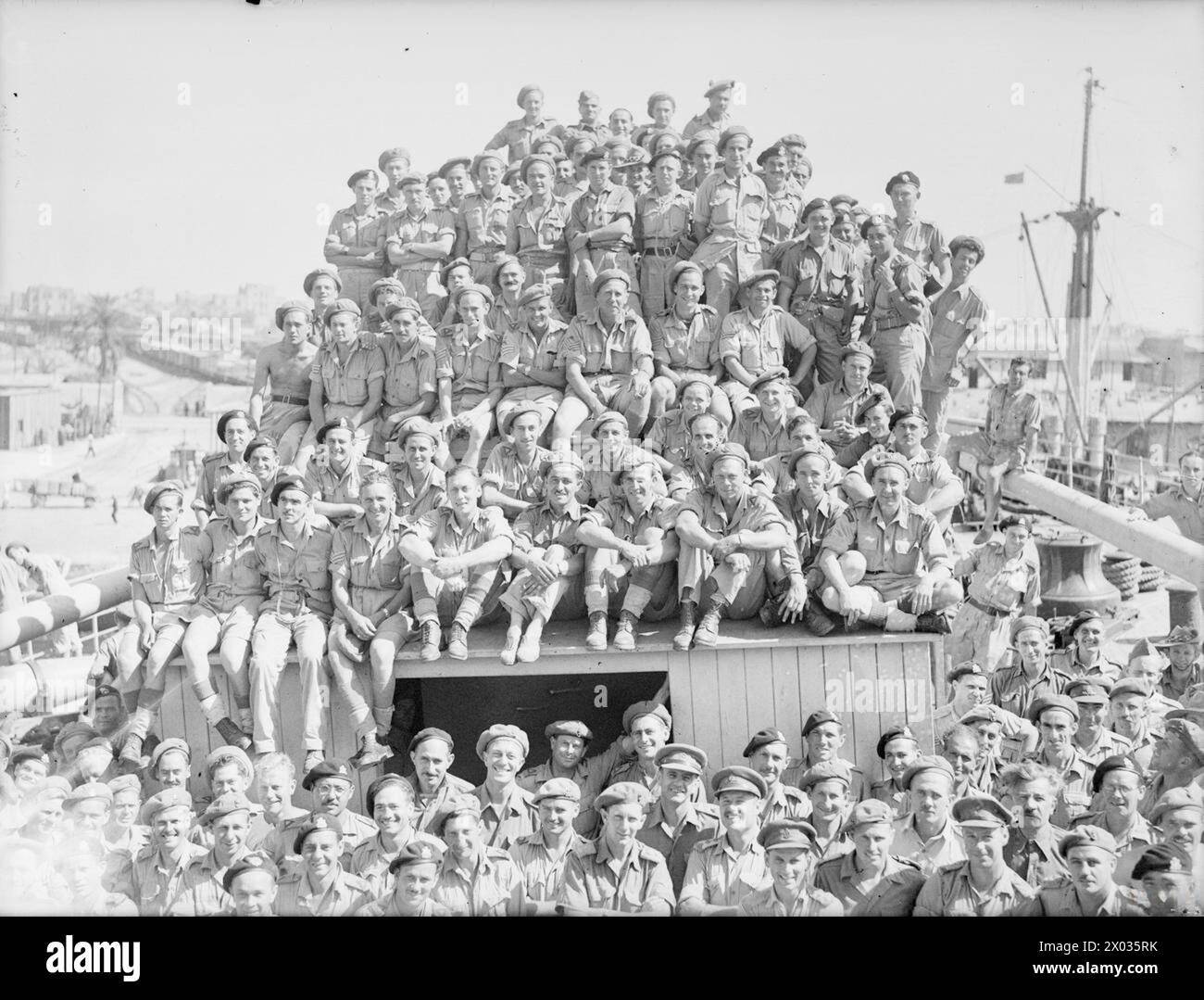 Il 31 maggio 1945, la nave francese Ville d'Oran riportò prigionieri di guerra dai campi tedeschi nel nord Italia. Le truppe sudafricane tornarono a casa per la smobilitazione al porto di Alexandria. Foto Stock