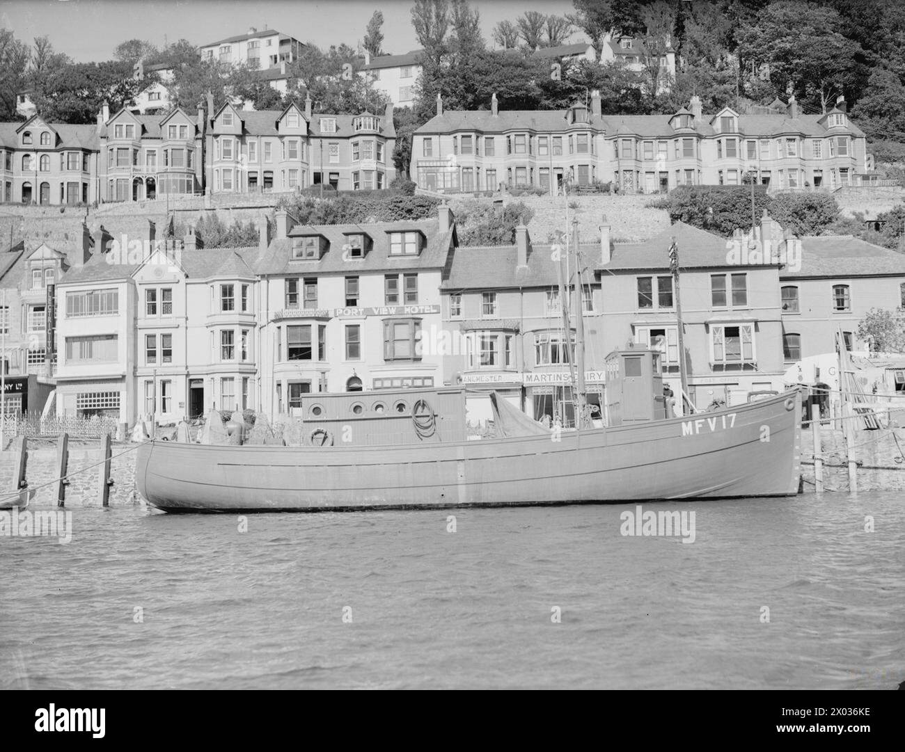 Il peschereccio a motore 17 (MFV 17) è stato costruito presso il cantiere navale Frank Curtis Ltd di Looe, Cornovaglia, e varato il 15 giugno 1942. Foto Stock