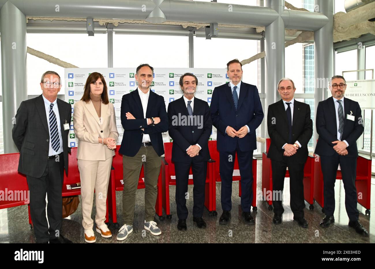 Milano, Italia Vinitaly Lombardia celebra l'eccellenza.QUI POTETE partecipare alla conferenza per presentare lo stand della regione Lombardia al Vinitaly 2024 con le istituzioni nella foto: Attilio Fontana Presidente della regione Lombardia, Alessandro Beduschi Assessore Agricoltura, sovranità alimentare e foreste della regione Lombardia, Gian Domenico Auricchio Presidente di Unioncamere Lombardia, Denis Pantini Nomisma - presentazione dei dati sul settore vitivinicolo lombardo, Federico Bricolo Presidente di Veronafiere, ArturoZiliani Vice Presidente del Consorzio Franciacorta, Giovanna Prandini Presidente di AS.CO.vi.lo. Foto Stock