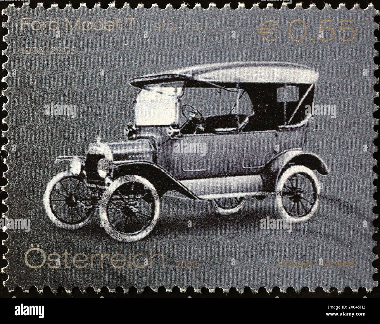 Ford Model T vintage su francobollo austriaco Foto Stock