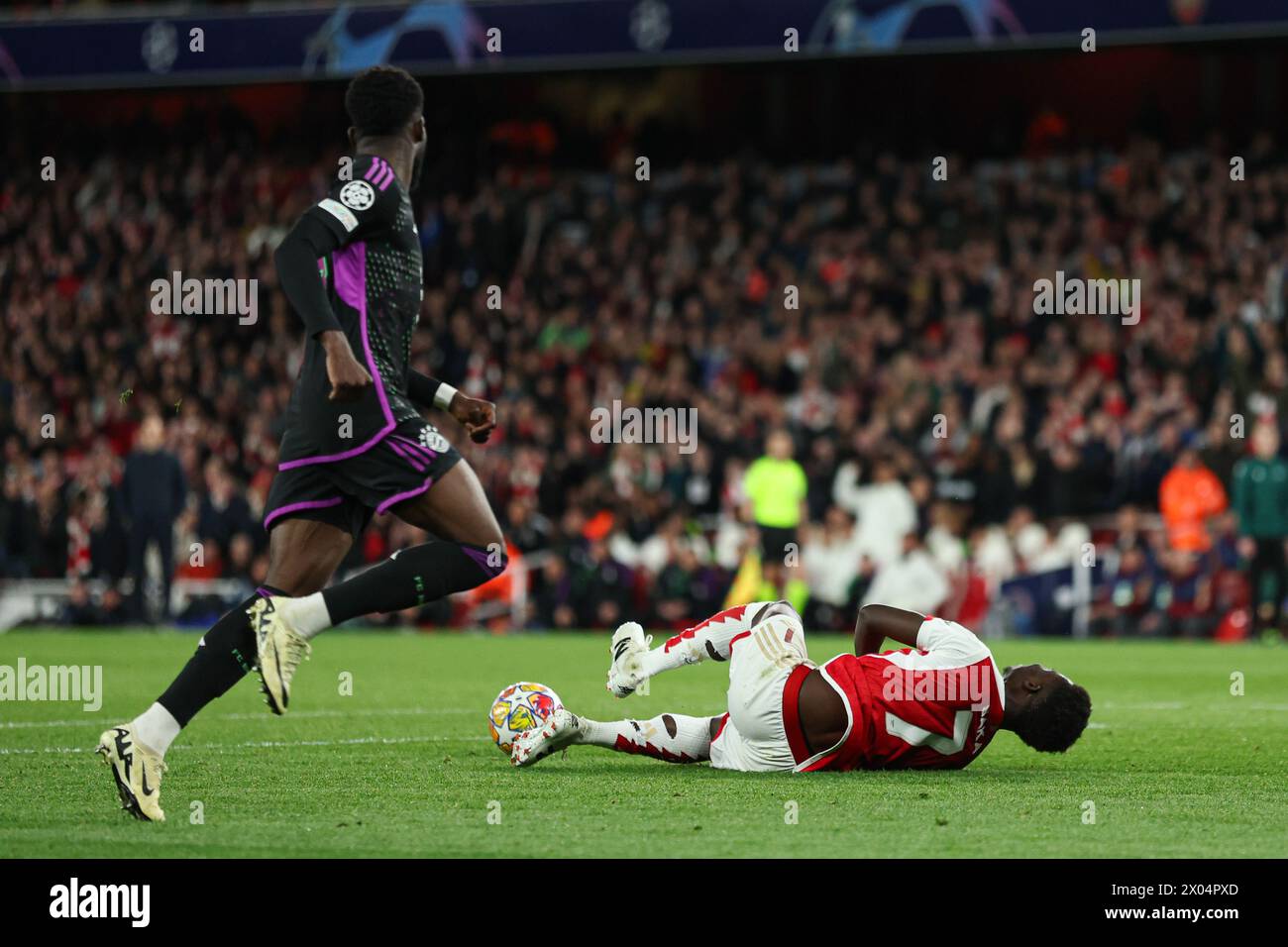Londra, Regno Unito. 9 aprile 2024. Bukayo Saka dell'Arsenal scende nell'area di rigore, ma gli viene negato un rigore durante la partita di UEFA Champions League all'Emirates Stadium di Londra. Credito immagine dovrebbe essere: Kieran Cleeves/Sportimage Credit: Sportimage Ltd/Alamy Live News Foto Stock