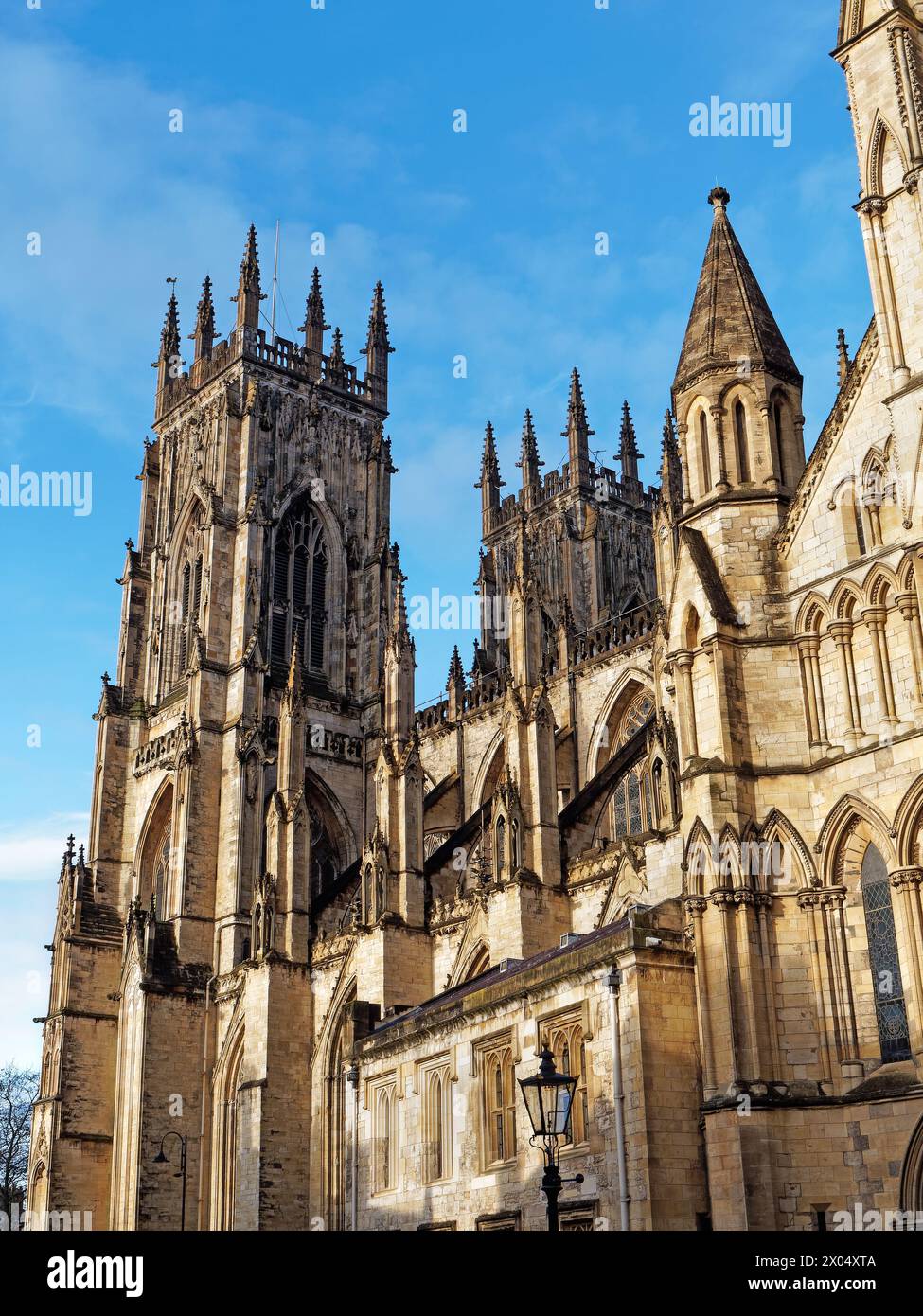 Regno Unito, North Yorkshire, York, South Face e West Towers. Foto Stock