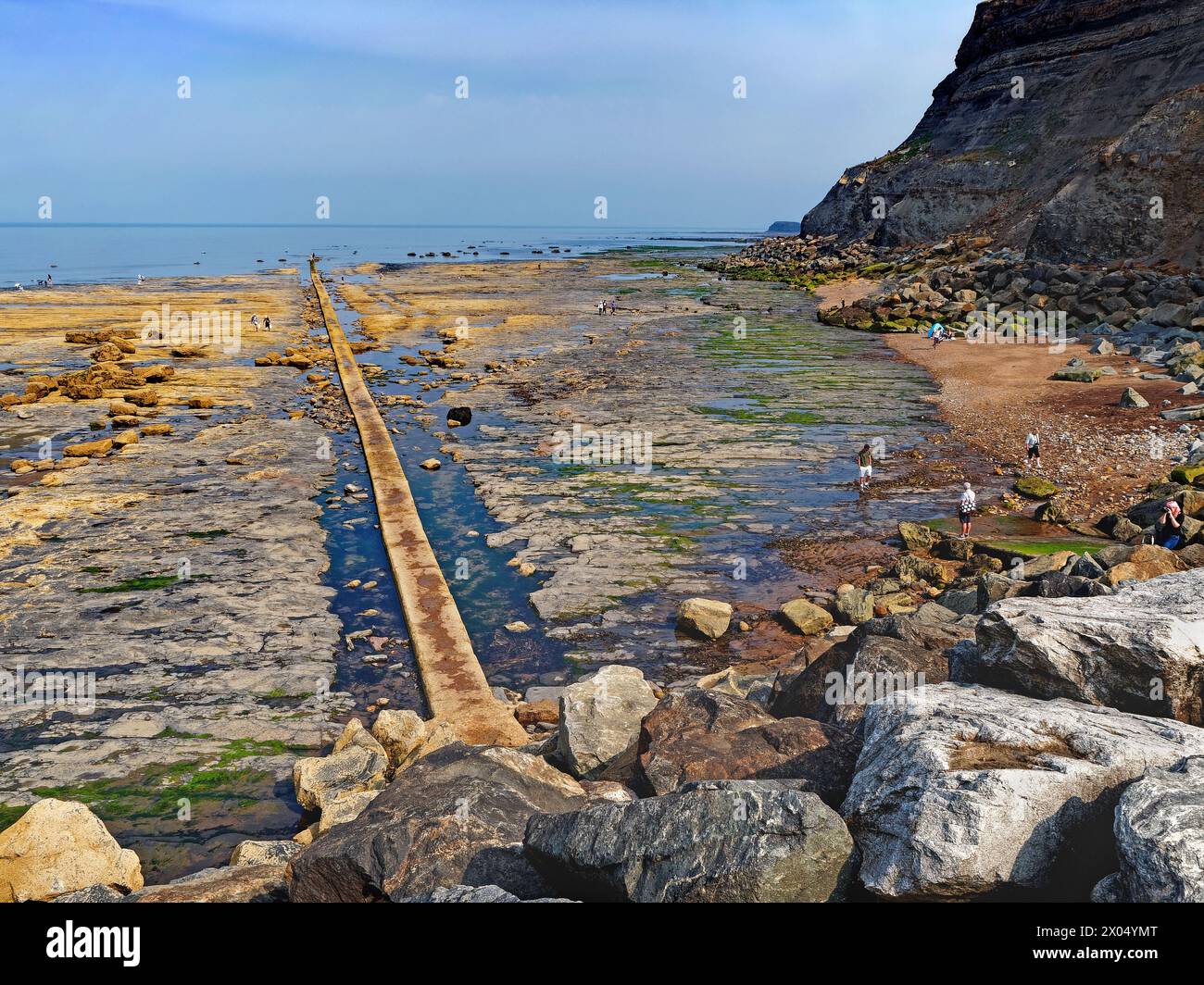 Regno Unito, North Yorkshire, Whitby, East Cliff Beach. Foto Stock