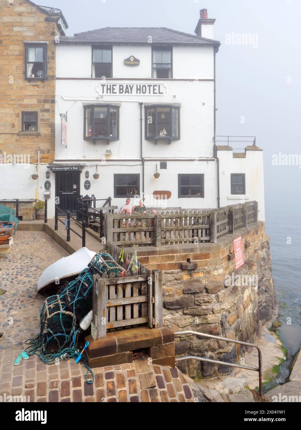 Regno Unito, North Yorkshire, Robin Hoods Bay, The Bay Hotel. Foto Stock