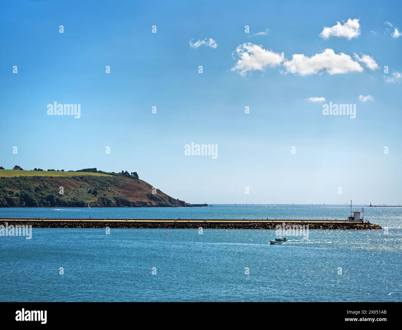 Regno Unito, Devon, Plymouth, The Hoe, Fort Bovisand e Mount Batten Breakwater da Madeira Road. Foto Stock