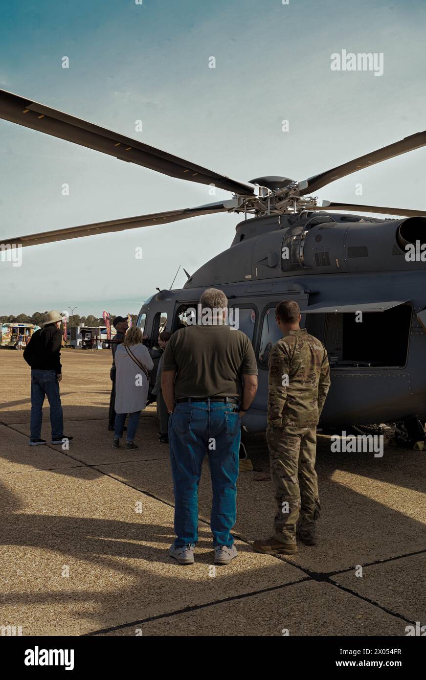 Il 908th Airlift Wing aveva il suo primo MH-139A Grey Wolf in mostra al Beyond the Horizon Air & Space Show, il 6 aprile 2023, presso la Maxwell Air Force base, Alabama. L'MH-139A è un elicottero bimotore a doppio pilotaggio che sostituirà l'elicottero UH-1N e servirà come nuovo aereo dello stormo per la loro missione di addestramento al volo. (Foto U.S. Air Force di Juliana Todd, Senior Airman) Foto Stock