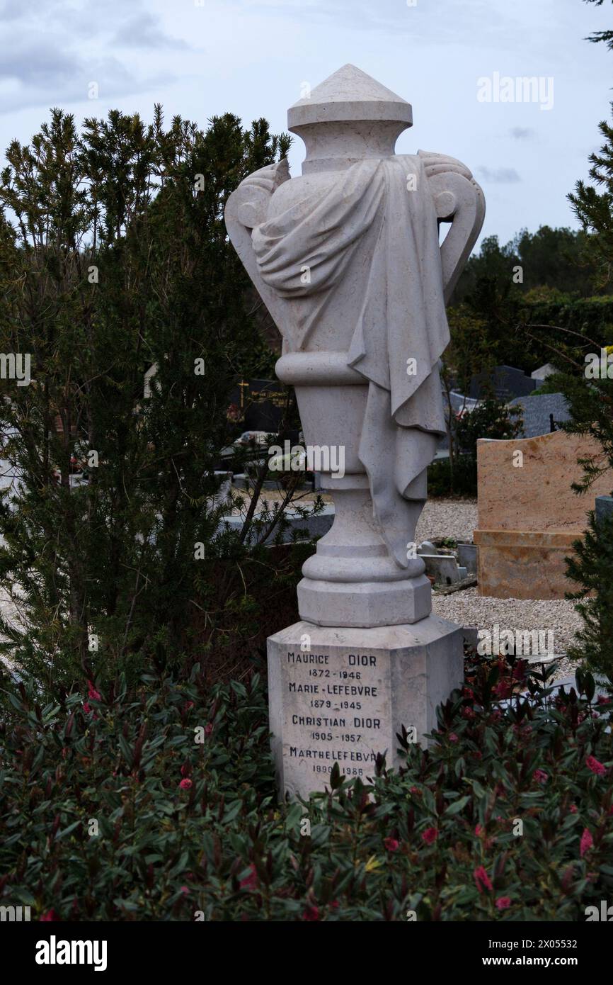 Tomba dell'iconico stilista Christian Dior, cimitero di Callian, Provence-Alpes-Cote d'Azur, Francia Foto Stock