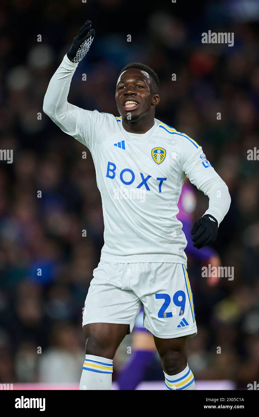 LEEDS, INGHILTERRA - 9 APRILE: Wilfried Gnonto, ala destra del Leeds United, reagisce durante la partita del campionato Sky Bet tra Leeds United e Sunderland all'Elland Road Stadium il 9 aprile 2024 a Leeds, Inghilterra. (Foto di Francisco Macia/Photo Players Images) Foto Stock