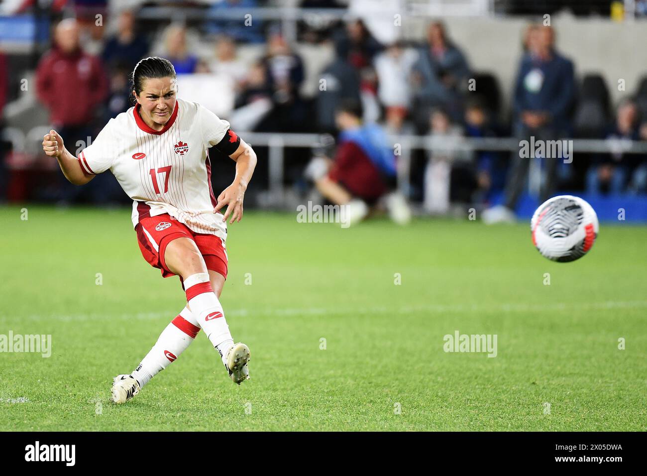 Columbus, Ohio, Stati Uniti. 9 aprile 2024. La centrocampista canadese Jessie Fleming segna durante i calci di rigore contro gli Stati Uniti nella partita finale della SHeBelieves Cup a Columbus, Ohio, USA. Crediti: Brent Clark/Alamy Live News Foto Stock Columbus, Ohio, Stati Uniti. 9 aprile 2024. La centrocampista canadese Jessie Fleming segna durante i calci di rigore contro gli Stati Uniti nella partita finale della SHeBelieves Cup a Columbus, Ohio, USA. Crediti: Brent Clark/Alamy Live News Foto Stock