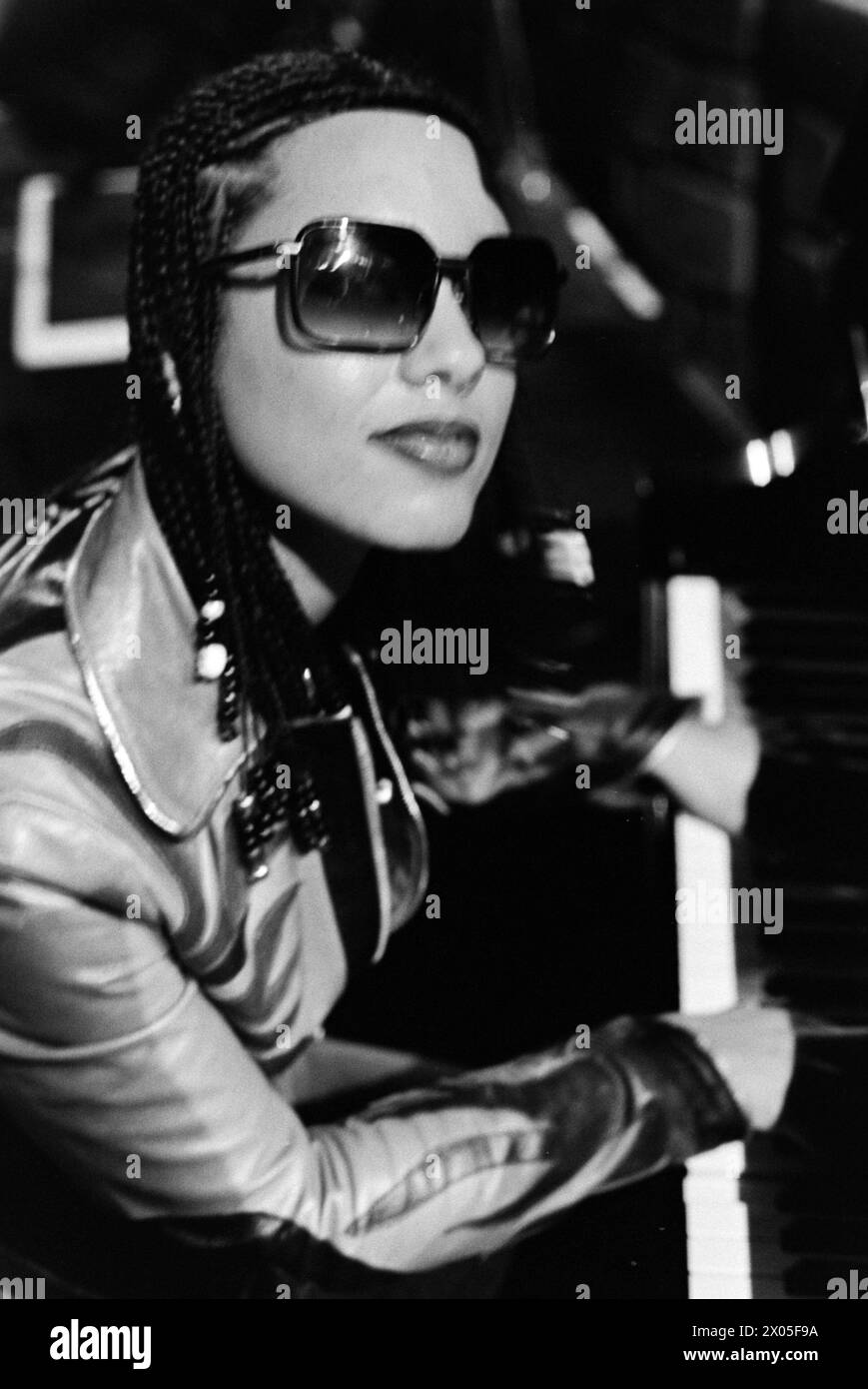 Sessione di ritratti di Alicia Keys nel 2001 Credit: Ross Pelton / MediaPunch Foto Stock