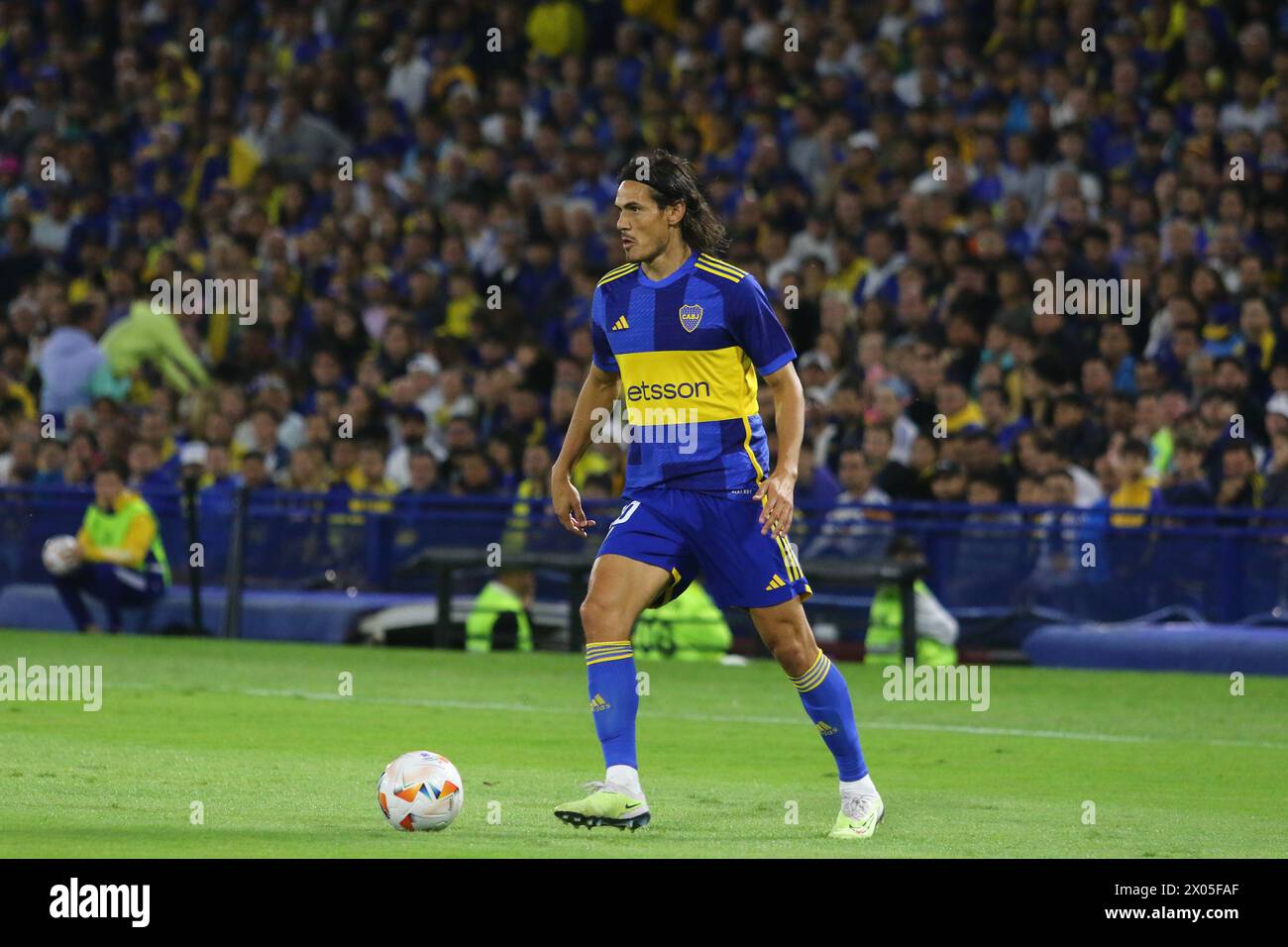 Buenos Aires, 09.04.2024: Edinson Cavani del Boca Juniors durante la partita per il secondo round della CONMEBOL Sudamericana Cup per il gruppo D allo stadio la Bombonera ( crediti: Néstor J. Beremblum/Alamy Live News Foto Stock