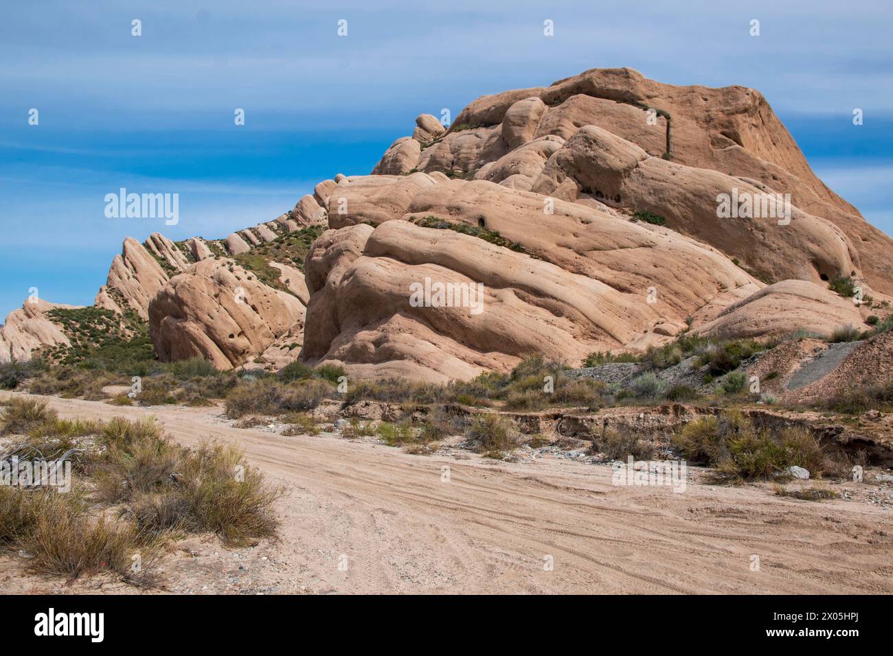 Le Mormon Rocks si trovano vicino a Phelan lungo l'Interstate 15 nella contea di San Bernardino, CALIFORNIA. Foto Stock