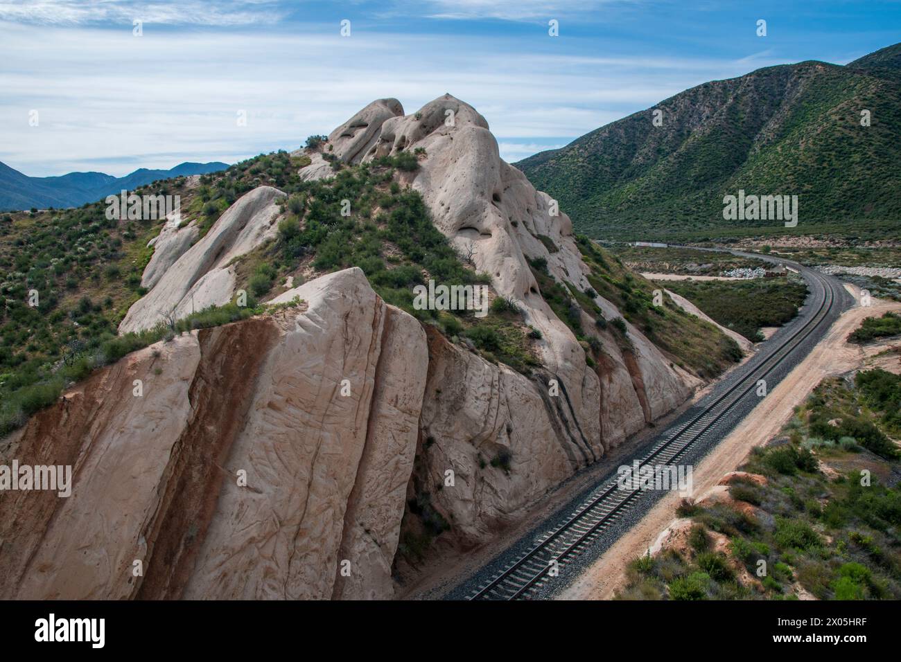 Le Mormon Rocks si trovano vicino a Phelan lungo l'Interstate 15 nella contea di San Bernardino, CALIFORNIA. Foto Stock