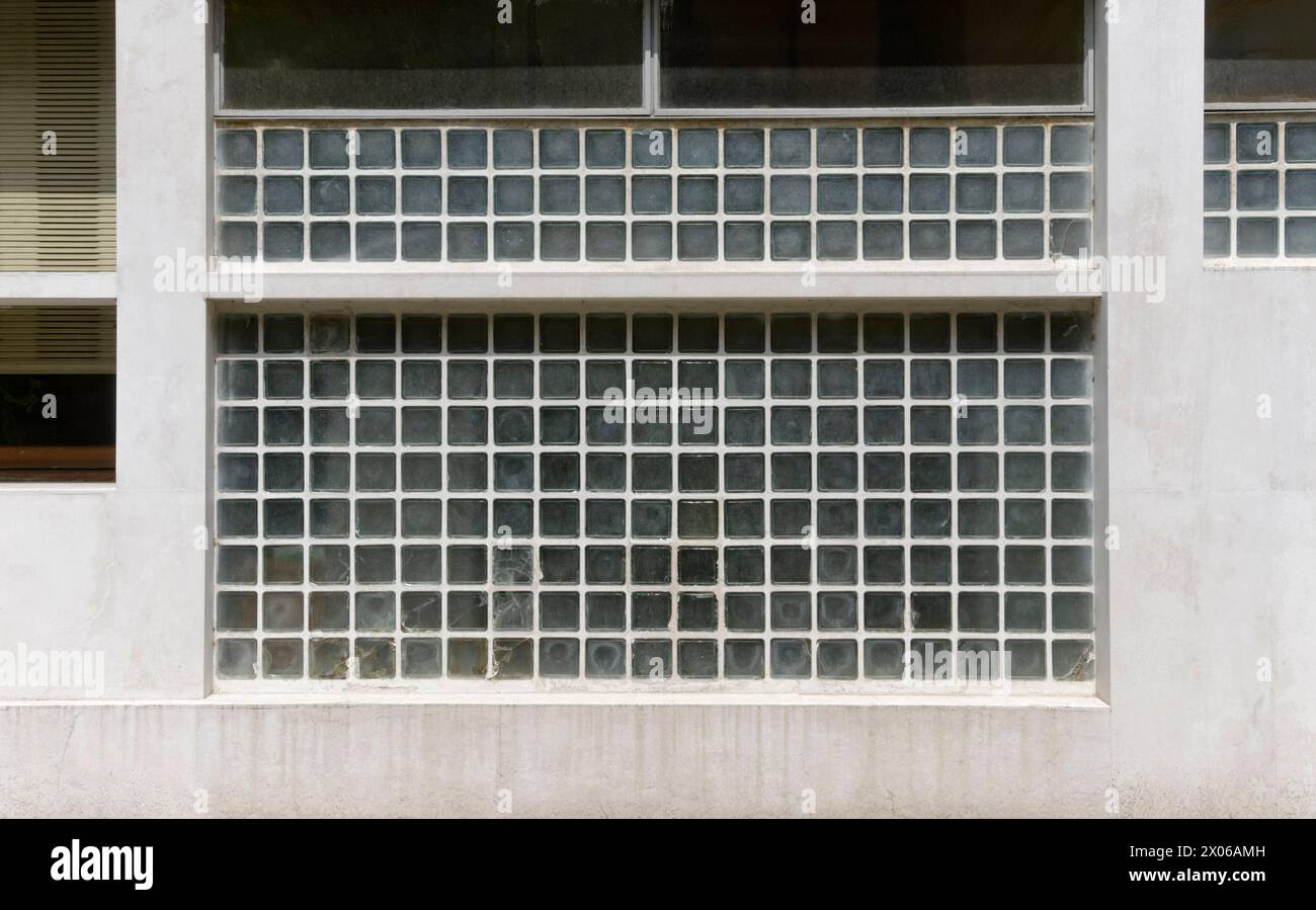 Dettaglio architettonico di Palazzo Terragni o Casa del fascio, razionalismo italiano, Como, Lombardia, Italia Foto Stock