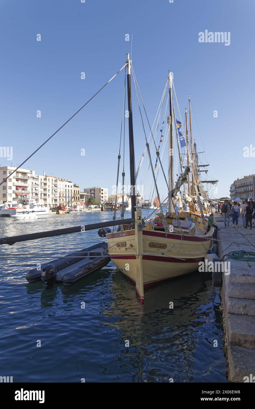 Sete, Francia.16 aprile 2022.Una barca spagnola Sant Isidre partecipa all'Escale à Sete, il primo incontro marittimo a Sete, in Francia Foto Stock