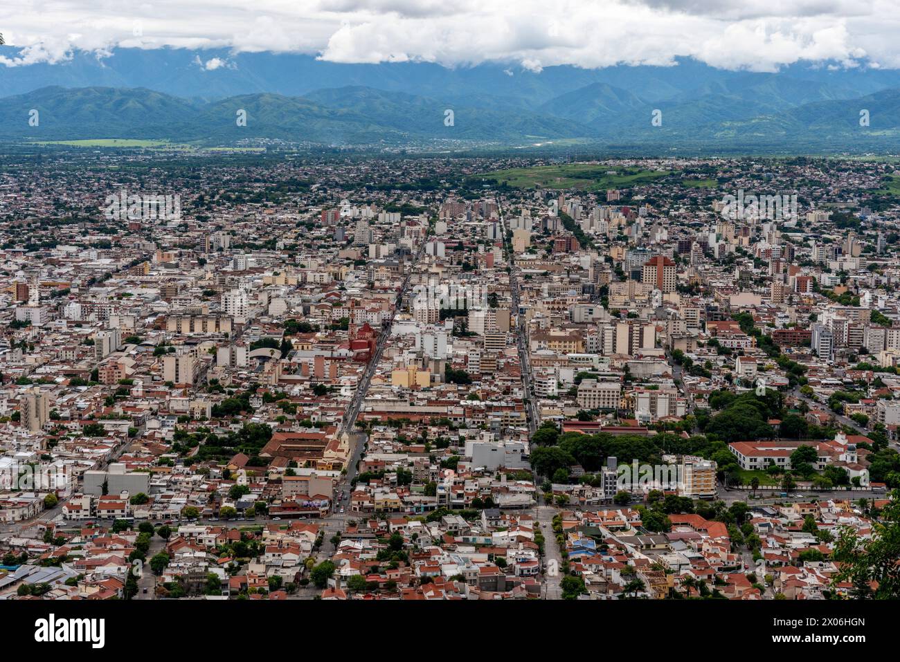 Vista della città di Salta dalla collina di San Bernardo, provincia di Salta, Argentina Foto Stock