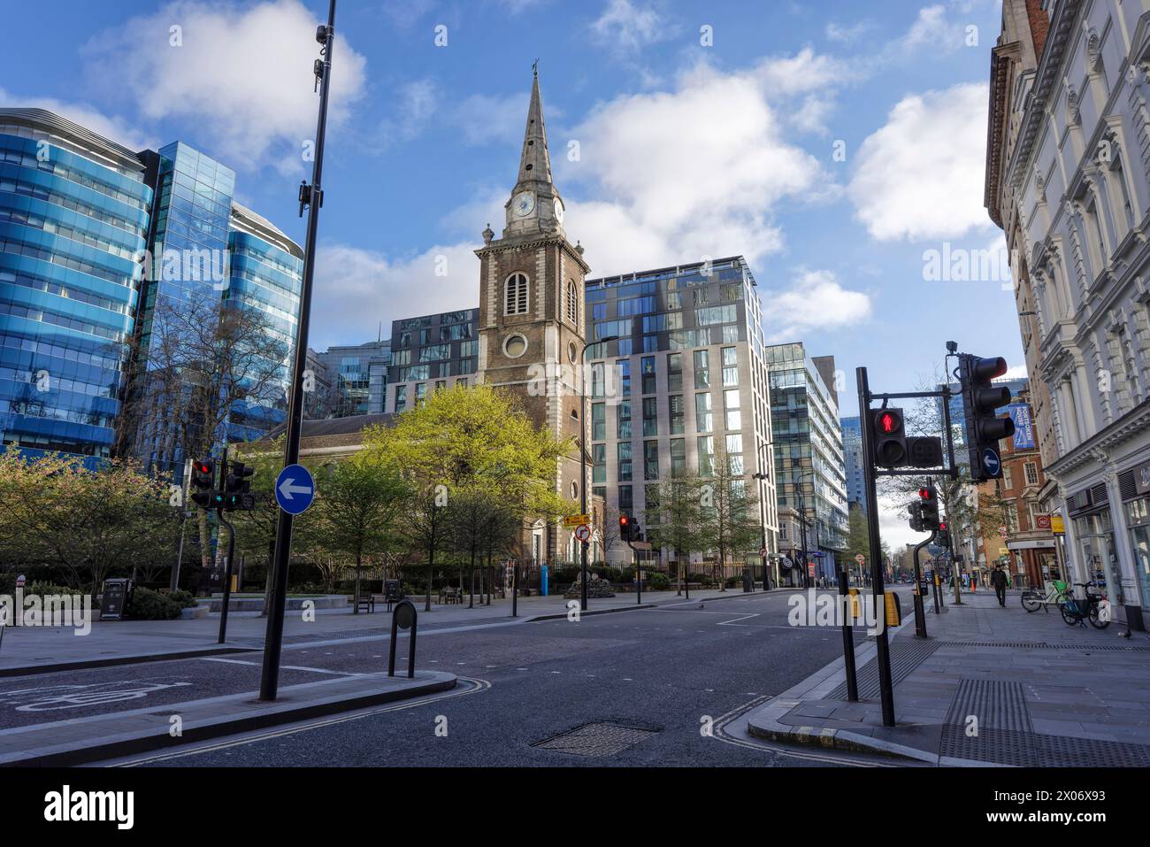 St Botolph senza la chiesa di Aldgate, East End di Londra. Originale edificio attuale del XII secolo del 1744. Foto Stock