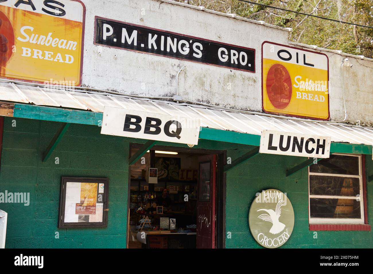 NEGOZIO DI ALIMENTARI al P.M. King's, un negozio e ristorante restaurato del sud a Rockville, South Carolina, appena fuori Charleston Foto Stock