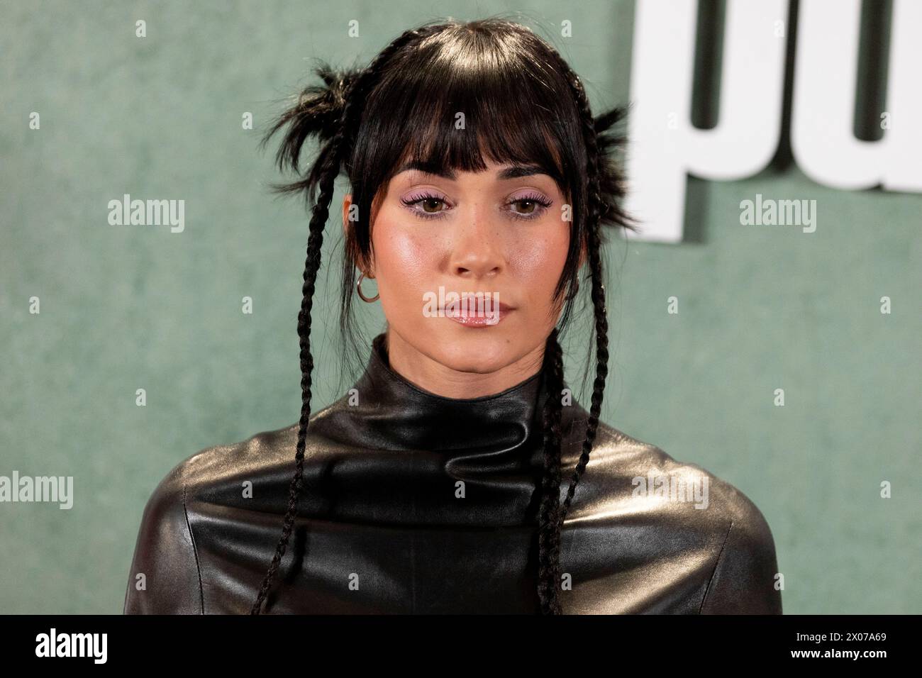 Madrid, Spagna. 10 aprile 2024. Aitana Ocaña Morales, conosciuta professionalmente come Aitana, partecipa alla chiamata fotografica "Pared con Pared" presso l'Hotel Santo Mauro di Madrid. Credito: SOPA Images Limited/Alamy Live News Foto Stock