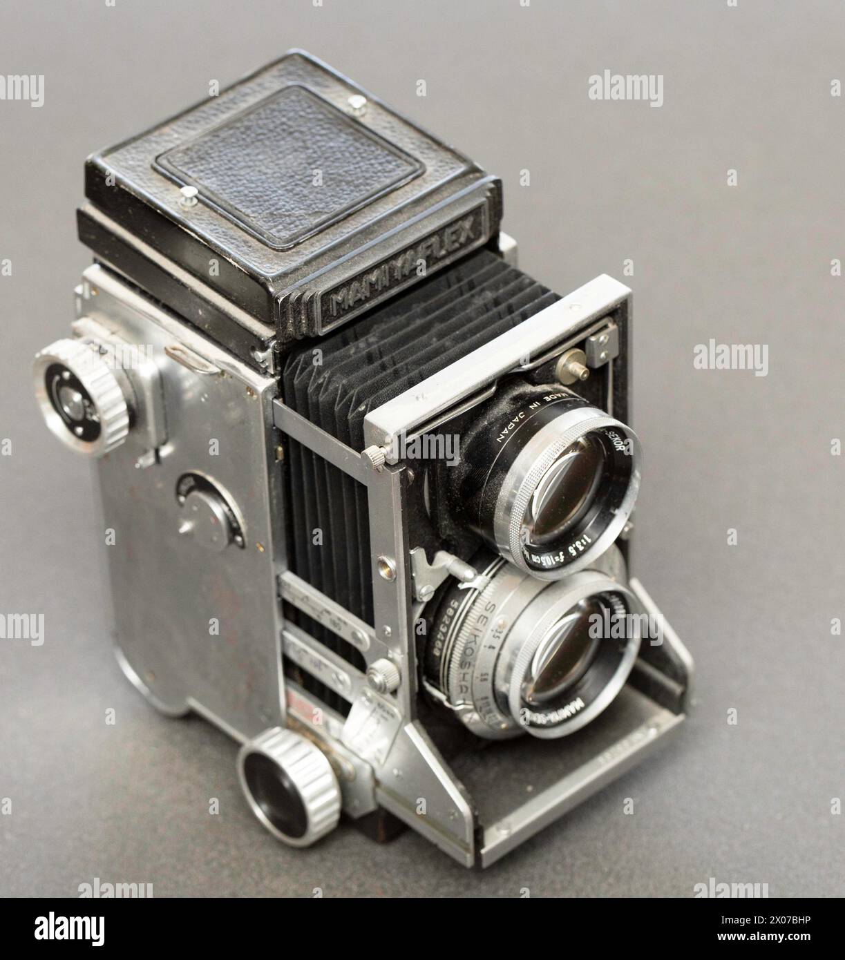 Vecchia fotocamera analogica con matrice Foto Stock