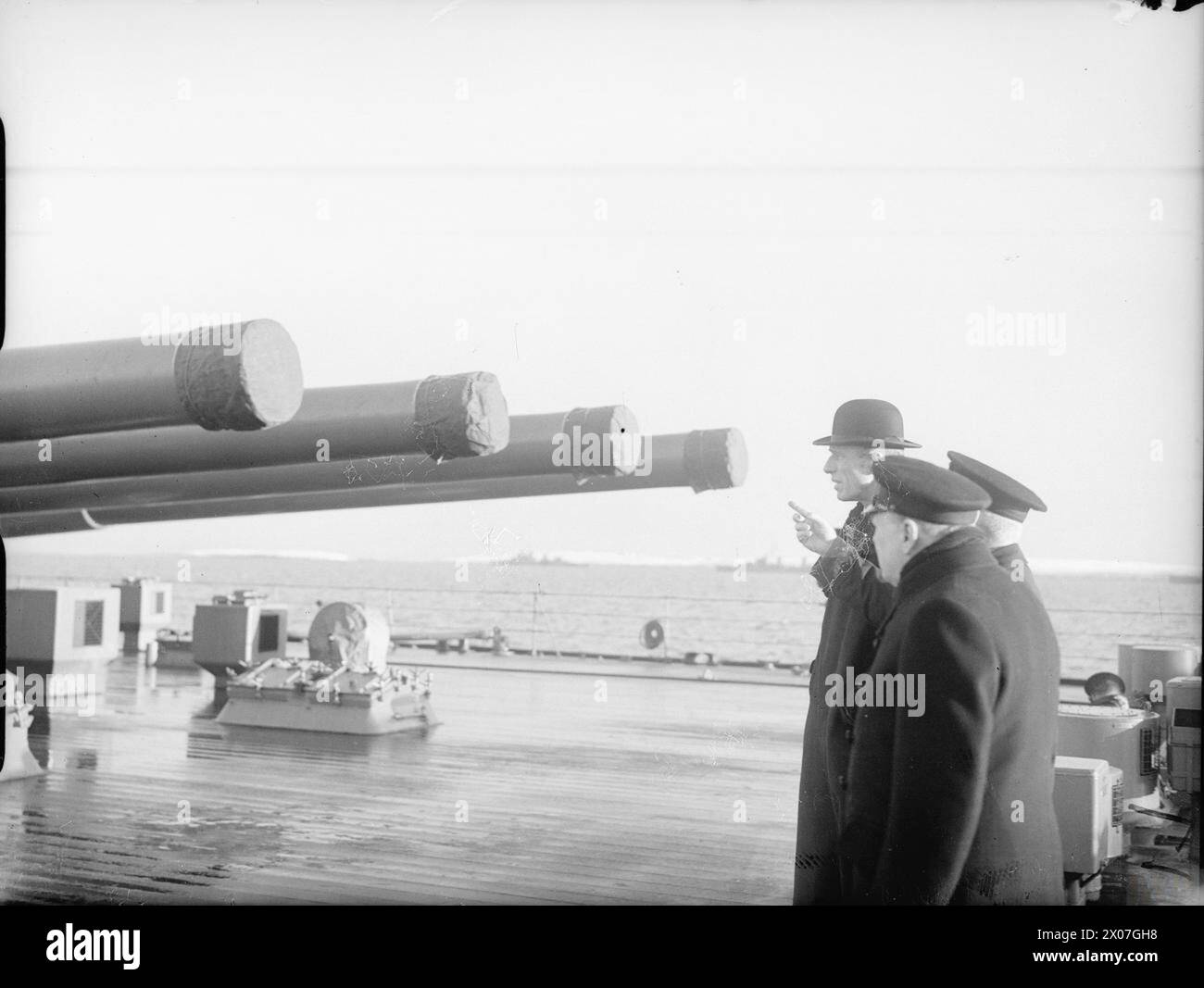 Nel gennaio 1941, Lord Halifax partì per gli Stati Uniti a bordo della HMS King George V per assumere il suo posto di ambasciatore britannico, accompagnato dal primo ministro. Foto Stock