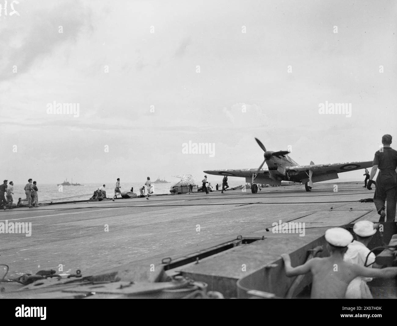 Dal 24 aprile al 10 maggio 1942, la HMS Formidable operò con la Naval Covering Force per le operazioni in Madagascar, lasciando Colombo, facendo scalo alle Seychelles, e concludendo a Mombasa, con Fleet Air Arm che conduceva ricerche e pattugliamenti tra cui uno sbarco di Fairey Fulmar. Foto Stock