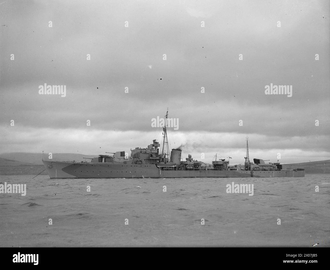 La HMS Troubridge, il primo cacciatorpediniere della flotta britannica classe T, si trova a Greenock il 1 marzo 1943. Foto Stock