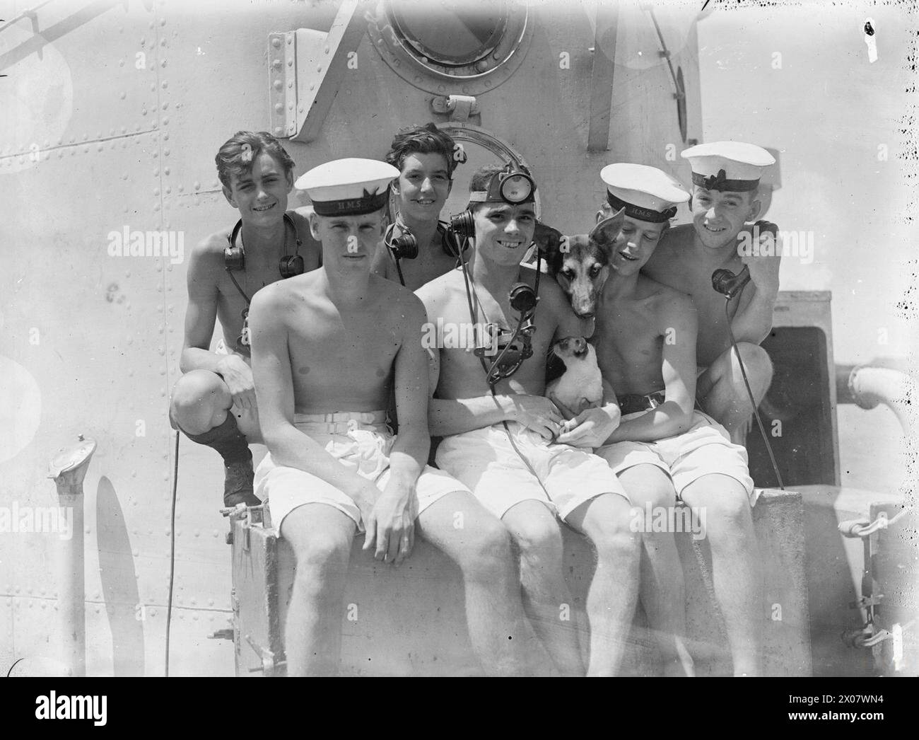 La HMS Saumarez e una flottiglia di cacciatorpediniere britannici affondarono un incrociatore giapponese classe Nati nello stretto di Malacca il 22 maggio 1945. Il gruppo di complotto comprendeva gli ufficiali S A Appleton, W V Stacey, A J Budden, N MCL Wallis, N W Beckton, e N L Matthews. Foto Stock