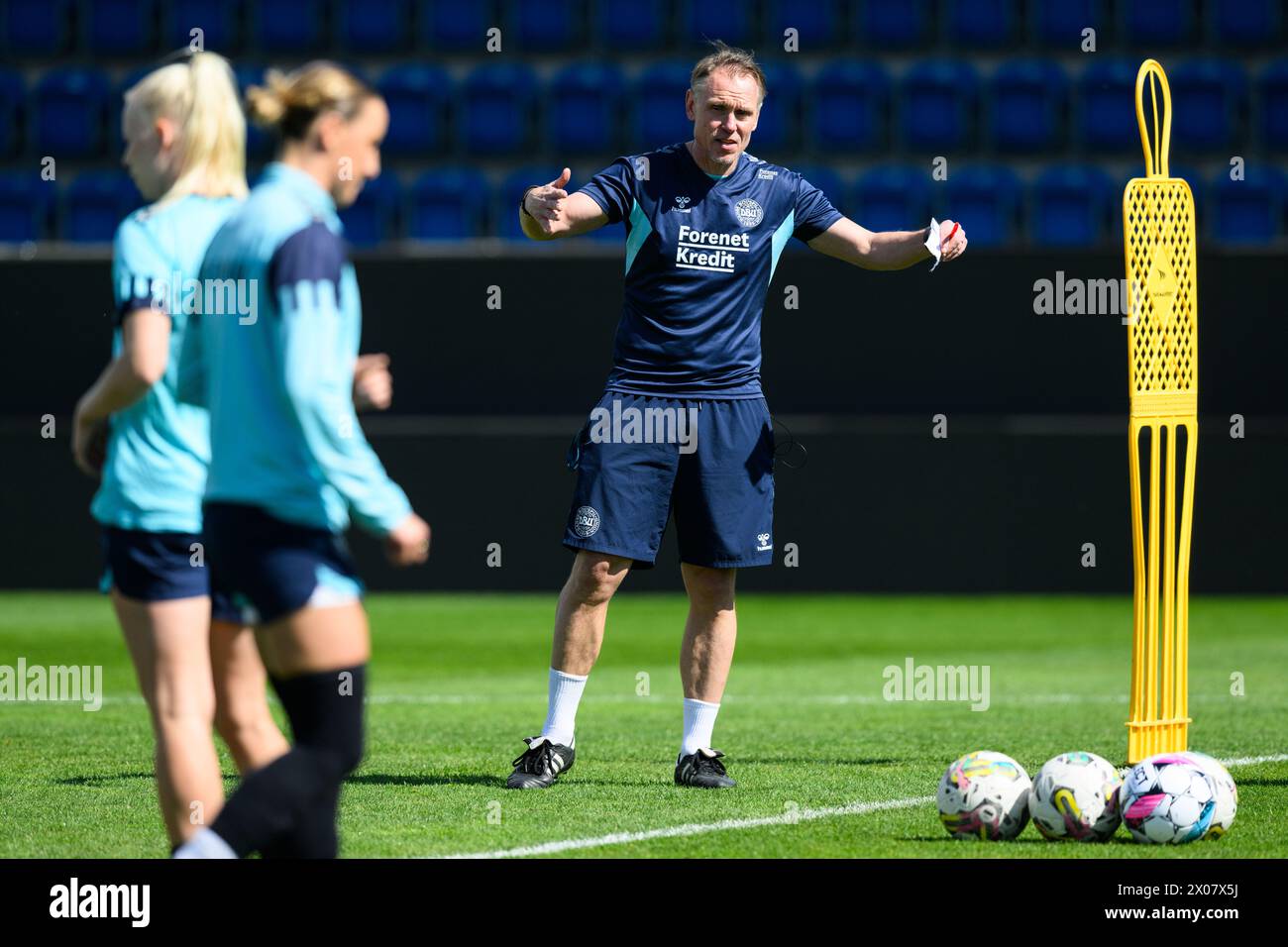 Uherske Hradiste, Repubblica Ceca, 4 aprile 2024: Formazione della squadra femminile danese prima della partita di calcio delle qualificazioni europee UEFA femminile tra Repubblica Ceca e Danimarca, City Stadium, Repubblica Ceca (Vlastimil Vacek / SPP) Foto Stock