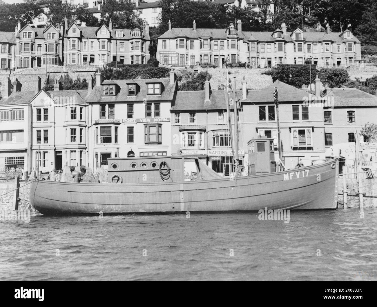 Il peschereccio a motore 17, costruito nel cantiere Frank Curtis Ltd di Looe, Cornovaglia, era operativo il 15 giugno 1942 durante le attività marittime della seconda guerra mondiale. Foto Stock