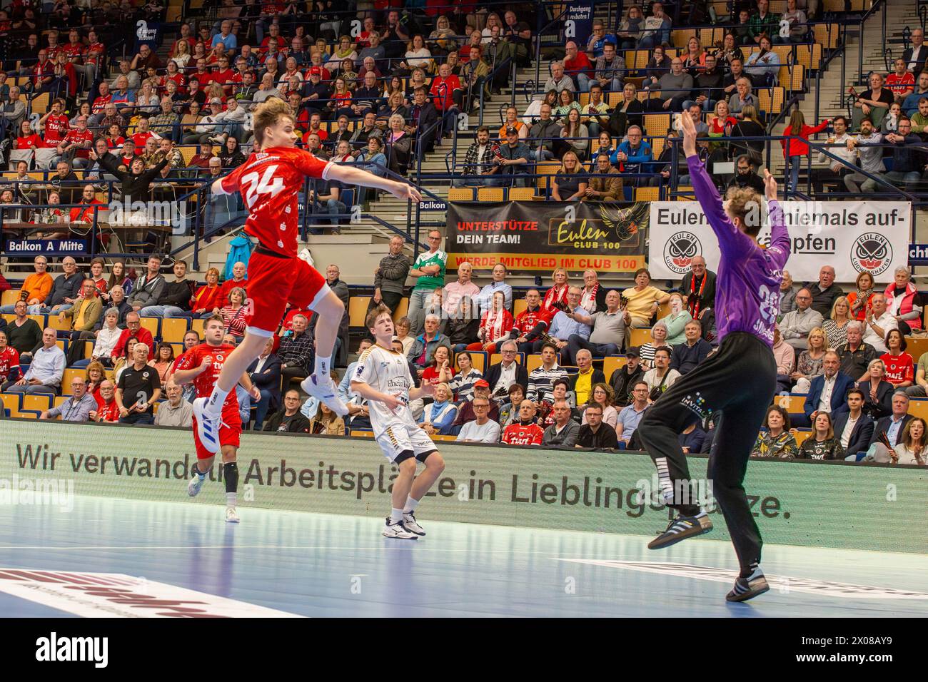 09.04.04.2024, 2. HBL, Handball-Bundesliga, 28. Spieltag): Eulen Ludwigshafen gegen TSV Bayer-Dormagen (Endstand 30:27). Theo Straub (24, Eulen Ludwig Foto Stock