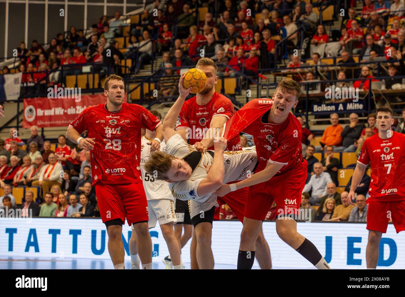 09.04.04.2024, 2. HBL, Handball-Bundesliga, 28. Spieltag): Eulen Ludwigshafen gegen TSV Bayer-Dormagen (Endstand 30:27) Foto Stock