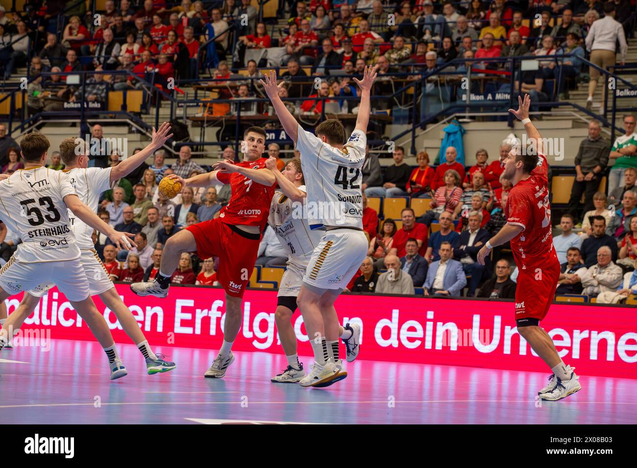 09.04.04.2024, 2. HBL, Handball-Bundesliga, 28. Spieltag): Eulen Ludwigshafen gegen TSV Bayer-Dormagen (Endstand 30:27). Mihailo Ilic (7, Eulen Ludwig Foto Stock