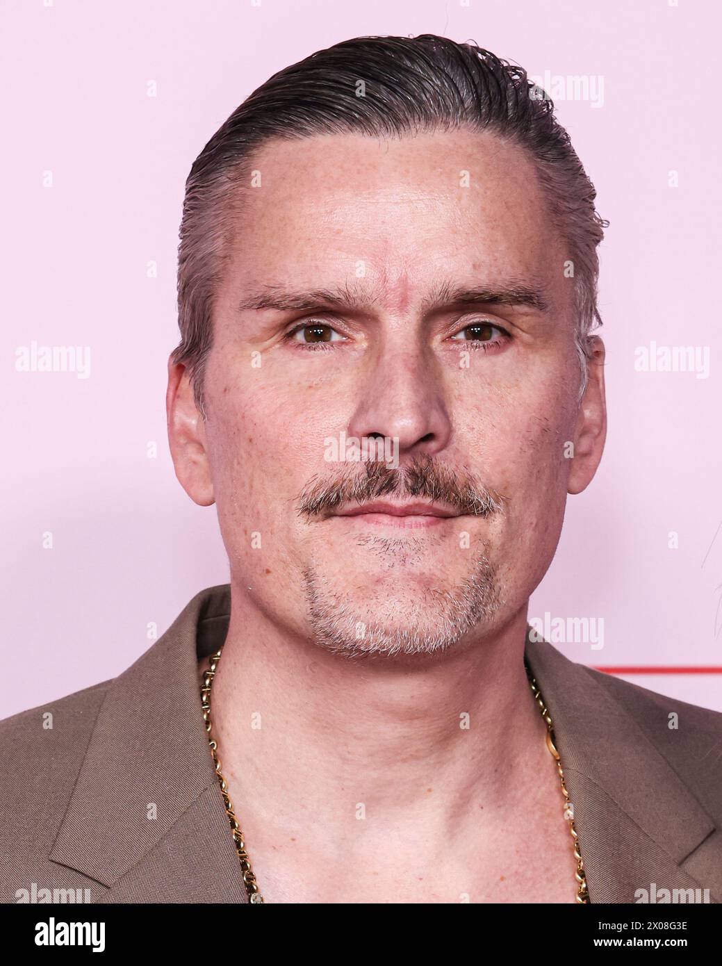 BEVERLY HILLS, LOS ANGELES, CALIFORNIA, USA - 09 APRILE: Balthazar Getty arriva ai Fashion Trust U.S. Awards 2024 tenutosi in una residenza privata il 9 aprile 2024 a Beverly Hills, Los Angeles, California, Stati Uniti. (Foto di Xavier Collin/Image Press Agency) Foto Stock