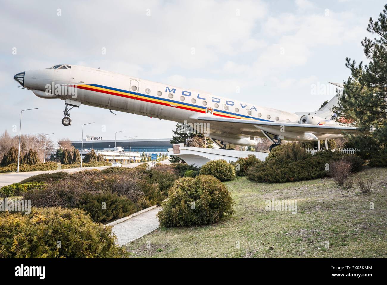 Un aereo ad ala fissa che simboleggia l'aeroporto internazionale di Chisinau. Chisinau. Patricia Huchot-Boissier / Collectif DyF Foto Stock