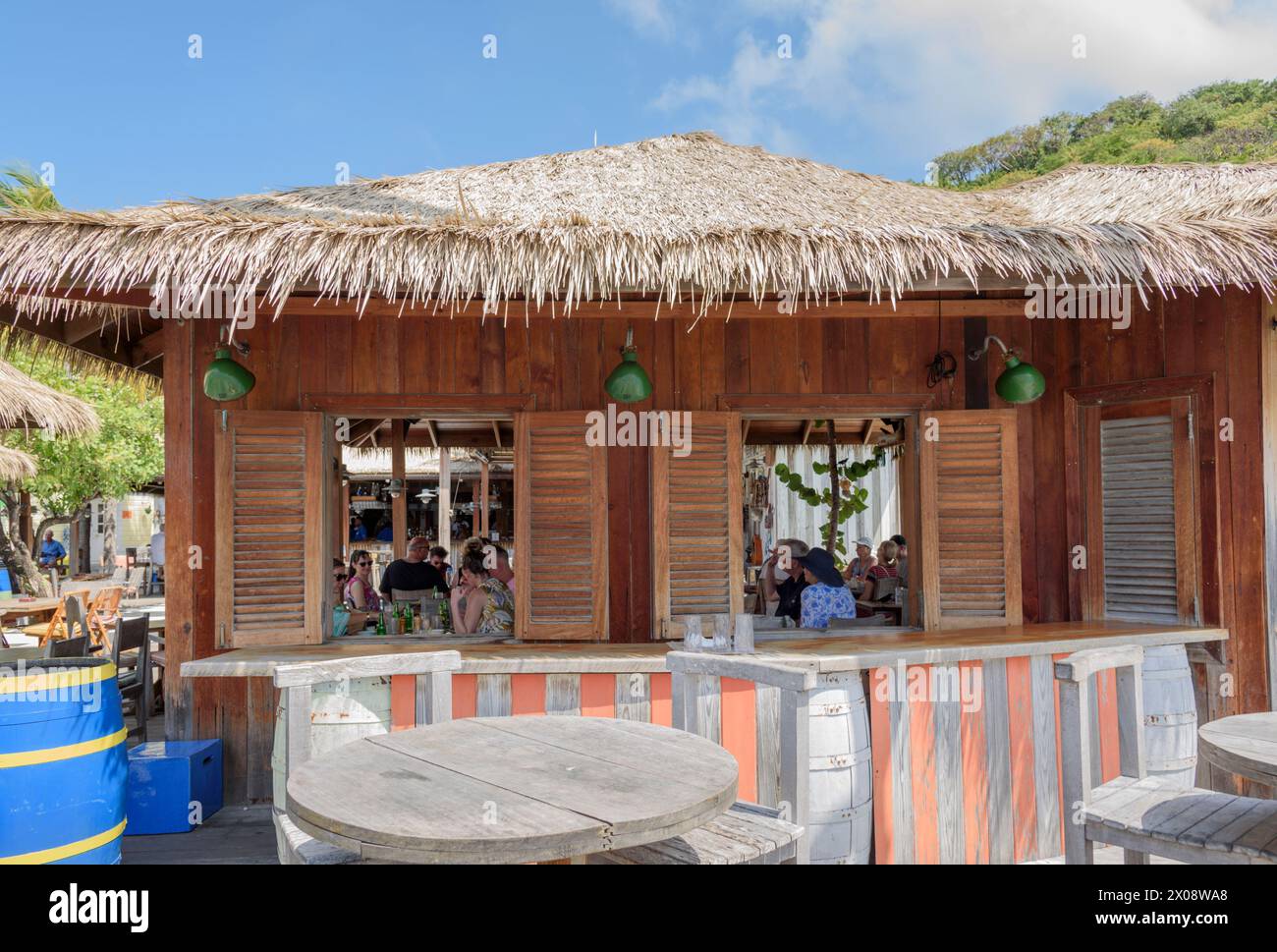 Il leggendario Basill's Bar di Britannia Bay, Lovell Village, Mustique Island, St Vincent e Grenadine, Caraibi Foto Stock