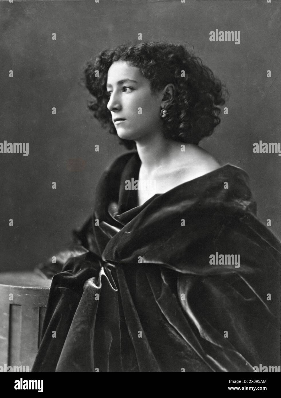 Nadar - attrice francese Sarah Bernhardt - c1864 Foto Stock