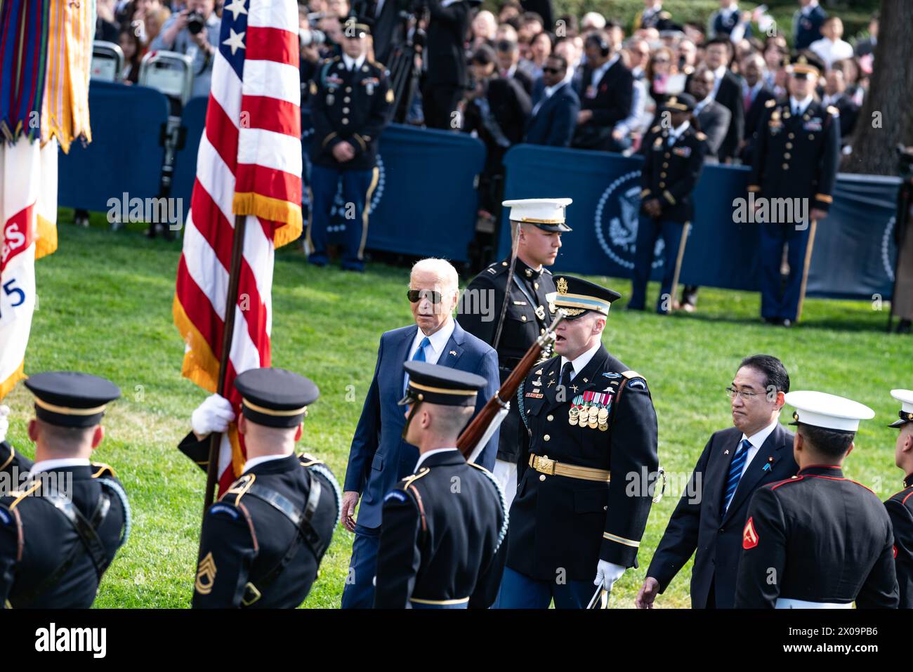 Il 10 aprile il Presidente Joe Biden e la First Lady Jill Biden daranno il benvenuto al primo Ministro Kishida Fumio e alla Sig.ra Kishida Yuko del Giappone per un funzionario Foto Stock