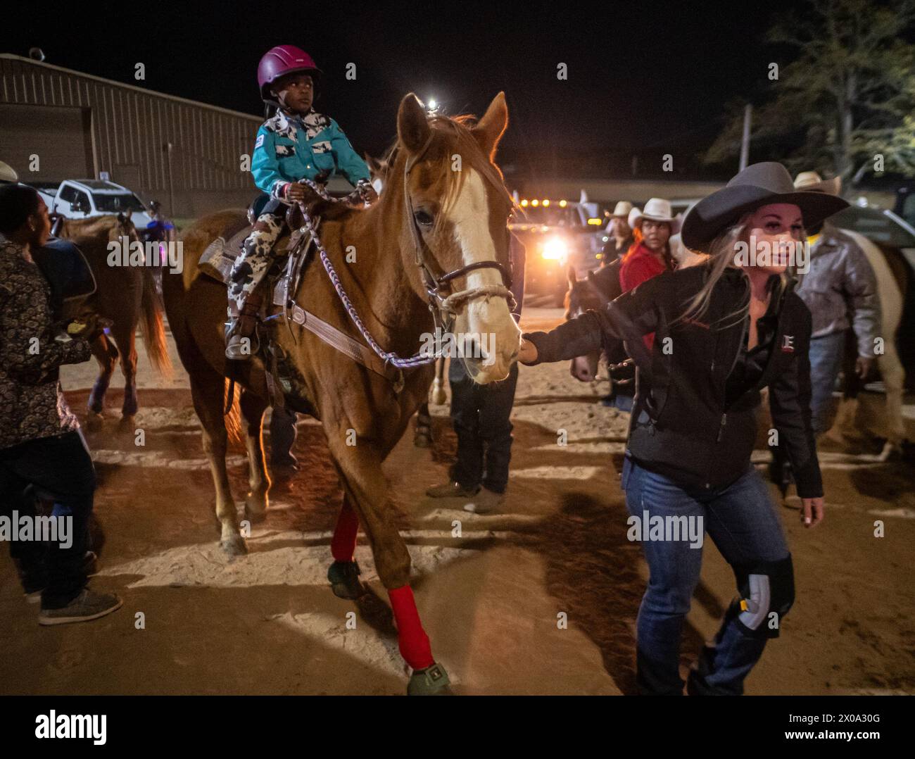 Little Rock, Arkansas, Stati Uniti. 6 aprile 2024. RYLEN WILBURD 5 di Austin, AK partecipa nei barili junior alla seconda sconfitta annuale The Beast Rodeo al Barton Coliseum di Little Rock, Arkansas, sabato 6 aprile 2024. (Immagine di credito: © Brian Branch Price/ZUMA Press Wire) SOLO PER USO EDITORIALE! Non per USO commerciale! Foto Stock