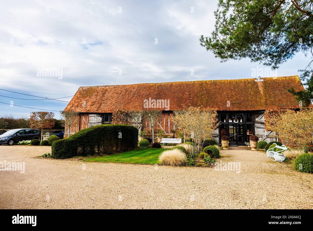 Bix Manor, un luogo di nozze storico convertito nel XVII secolo di grado II, classificato come luogo di nozze in fienile a Bix, un villaggio vicino a Henley-on-Thames, nel sud dell'Oxfordshire Foto Stock