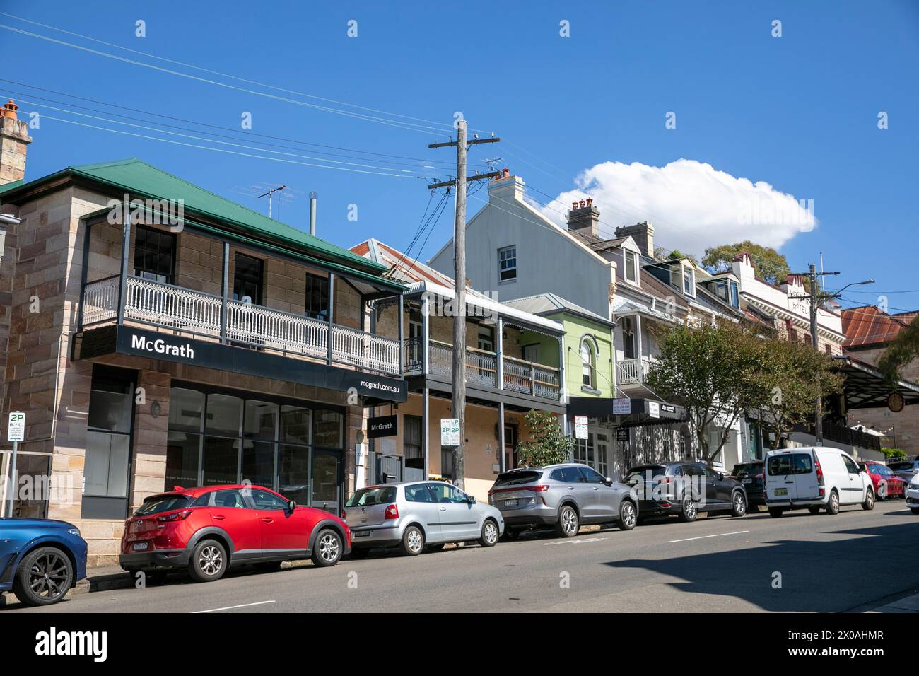 Balmain, sobborgo di Sydney nell'Inner West, proprietà ed edifici in Darling Street, tra cui l'agenzia immobiliare McGrath, NSW, Australia Foto Stock