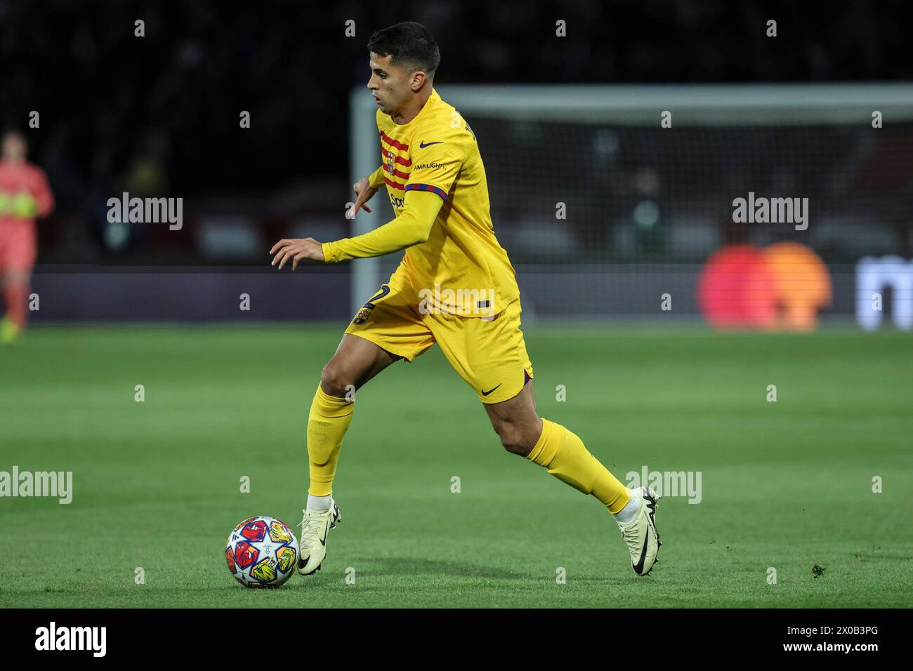 Parigi, Francia. 10 aprile 2024. © Sebastien Muylaert/MAXPPP - Parigi 10/04/2024 João Cancelo di Barcellona durante il Paris Saint-Germain V Barcelona, UEFA Champions League, quarti di finale, pareggio di andata al Parc des Princes di Parigi, Francia. 10.04.2024 crediti: MAXPPP/Alamy Live News Foto Stock