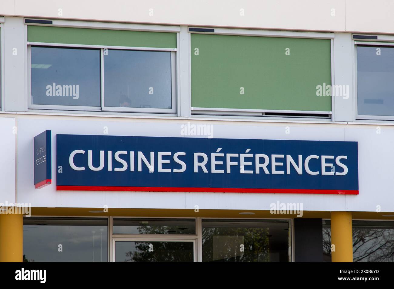 Bordeaux , Francia - 04 08 2024 : cucine riferimenti logo marchio e cartellone di testo davanti al negozio di vendita di Home and Kitchen Foto Stock