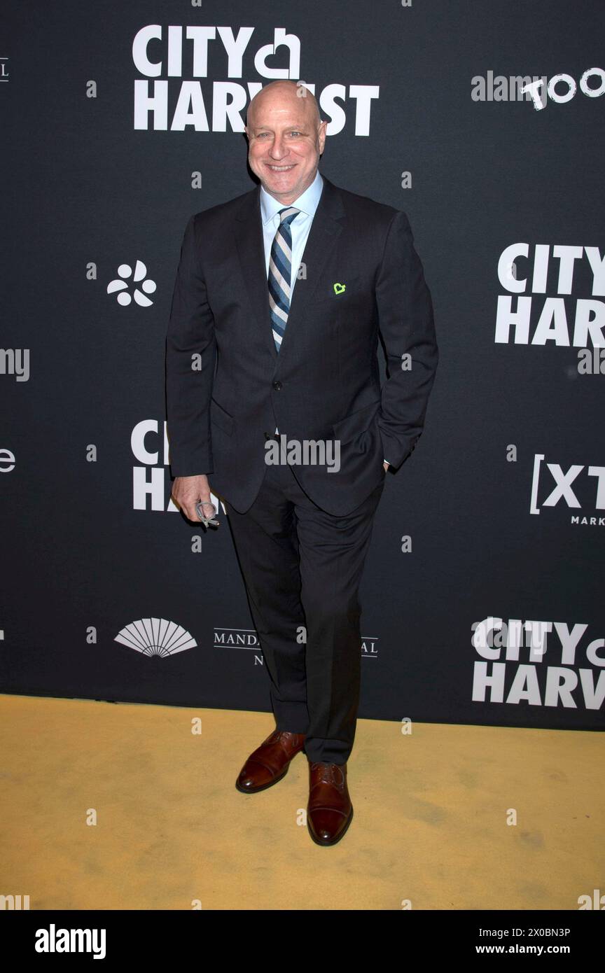 Tom Colicchio bei der City Harvest Gala 2024 "Magic of Motown" im Cipriani 42nd Street. New York, 10.04.2024 Foto Stock