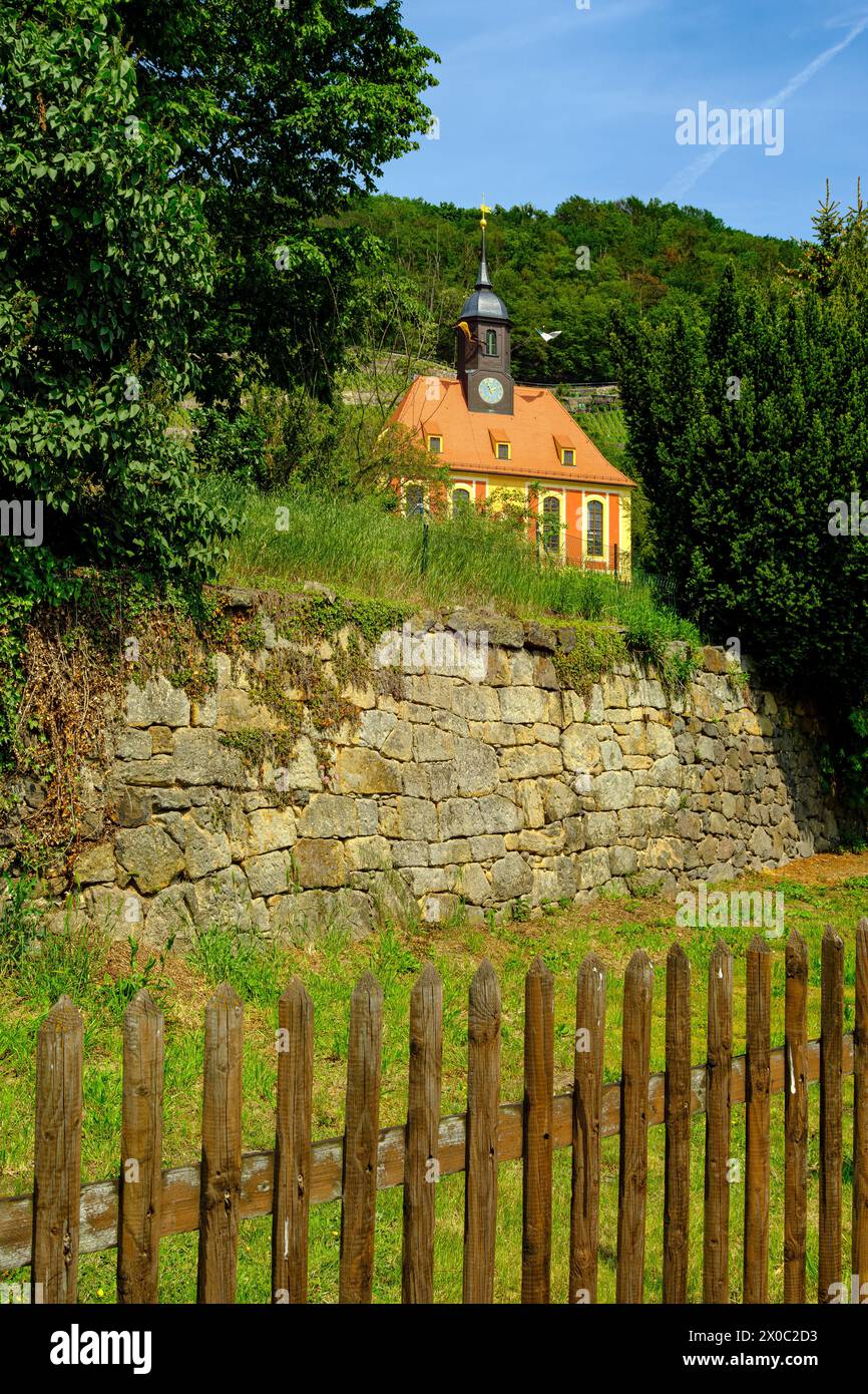 La Pillnitz Vineyard Church è una chiesa barocca situata nel vigneto reale di Pillnitz, Dresda, Sassonia, Germania. Foto Stock